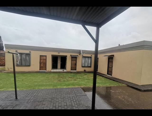 2 BEDROOM HOUSE FOR SALE IN DAWN PARK EXT